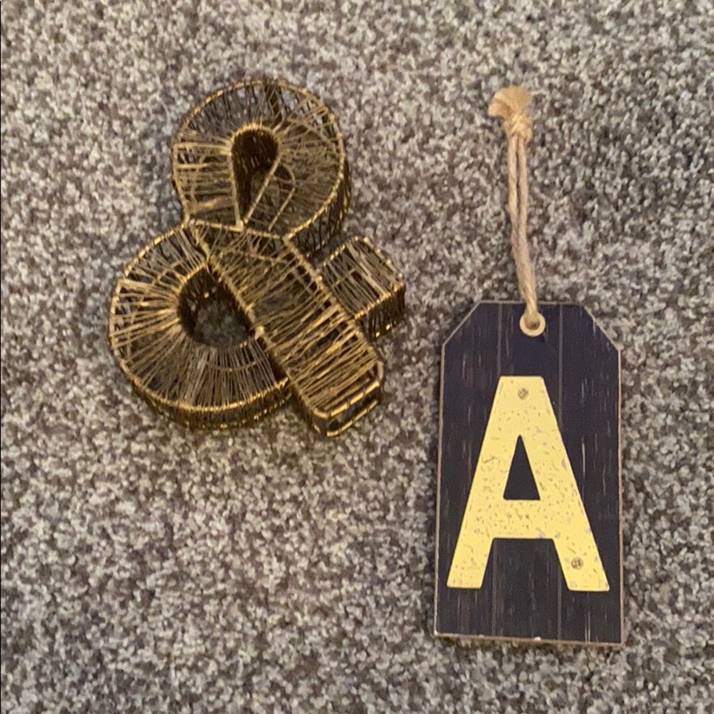 Gold decorating pieces